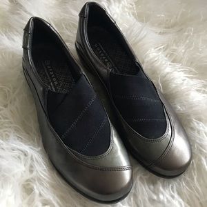Aravon by New Balance slip on leather‎ shoes